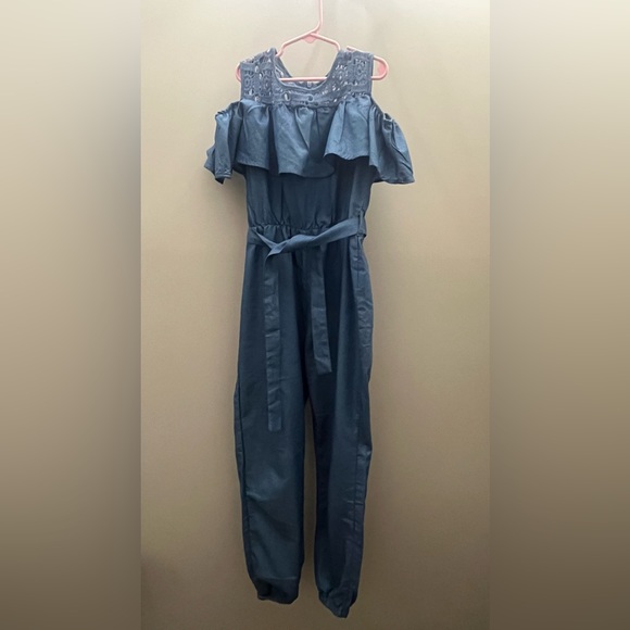 Cold shoulder Jumpsuit 10-12 - Picture 2 of 10